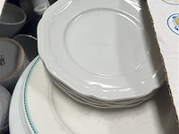 Partij diversen, wo. borden, tassen enz. - afbeelding 1 van  5