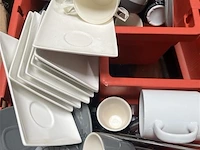 Partij diversen, wo. borden, tassen enz. - afbeelding 2 van  5