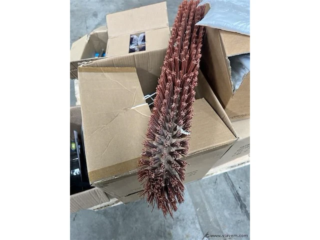 Partij diversen, wo. borstel, decoratie - afbeelding 2 van  6