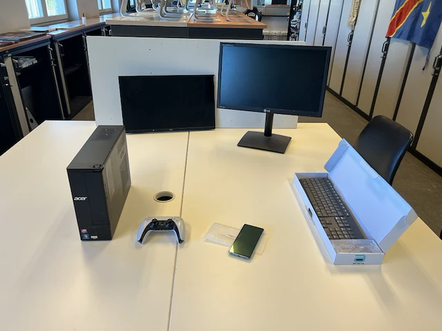 Partij diversen - afbeelding 1 van  9