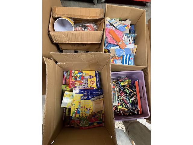 Partij diversen - afbeelding 1 van  5