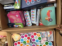 Partij dozen, blikkendozen, spaarpotten - afbeelding 1 van  3