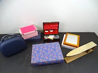 Partij dozen en beauty case - afbeelding 2 van  4