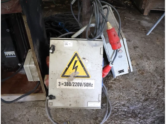 Partij electriciteit - afbeelding 3 van  5