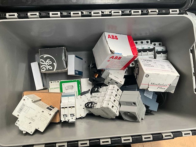 Partij elektra en diversen - afbeelding 10 van  44