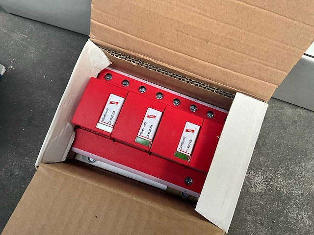 Partij elektra en diversen - afbeelding 43 van  44