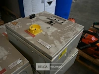 Partij elektriciteitskasten - afbeelding 3 van  5