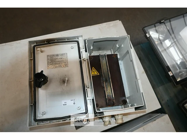 Partij elektriciteitskasten - afbeelding 6 van  6