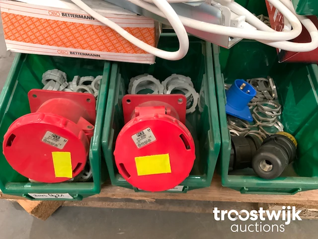 Partij elektrisch installatiemateriaal - afbeelding 6 van  7