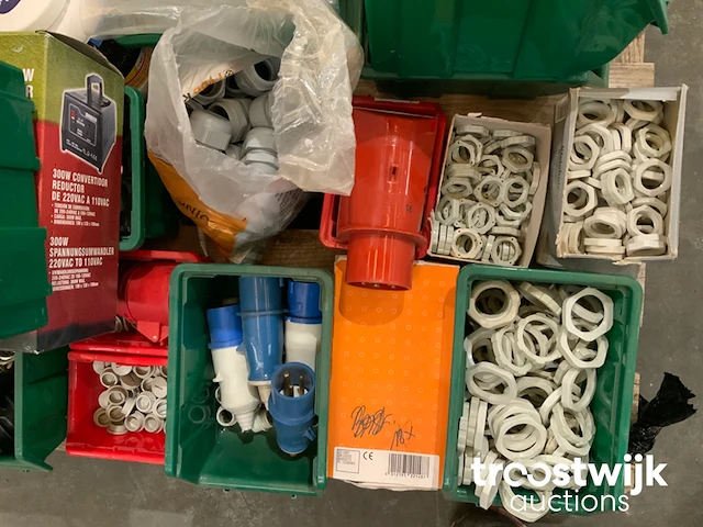 Partij elektrisch installatiemateriaal - afbeelding 7 van  7
