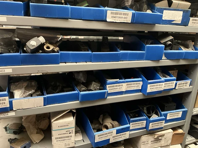 Partij elektrische onderdelen - afbeelding 14 van  20