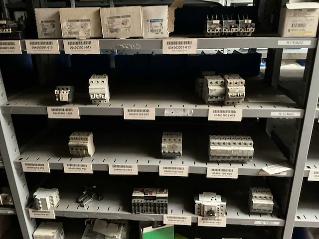 Partij elektrische onderdelen - afbeelding 5 van  20