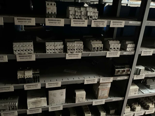 Partij elektrische onderdelen - afbeelding 8 van  20
