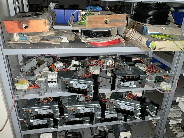 Partij elektrische onderdelen - afbeelding 11 van  20