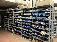 Partij elektrische onderdelen
