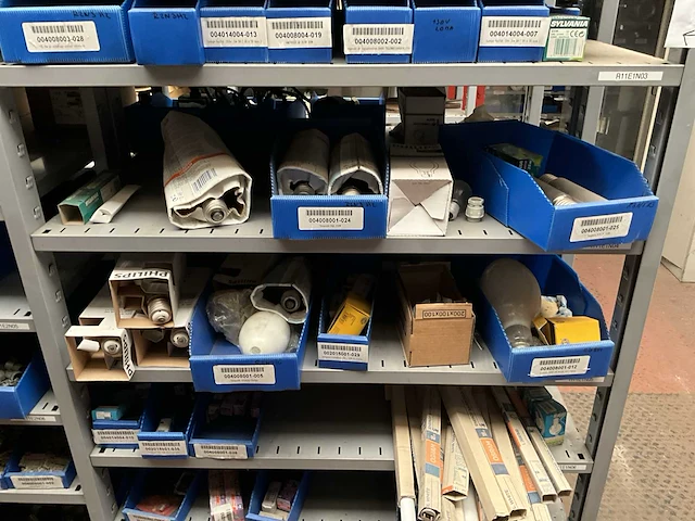 Partij elektrische onderdelen - afbeelding 15 van  20