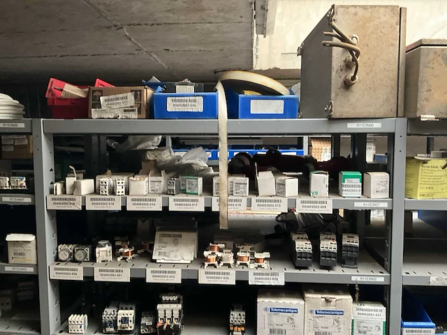 Partij elektrische onderdelen - afbeelding 20 van  20
