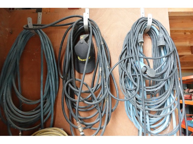 Partij elektrische/persluchtkabels - afbeelding 2 van  5