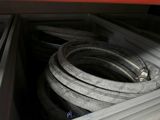 Partij elektrokabel, absorptie materiaal en chemieslangen 1duim - afbeelding 2 van  4