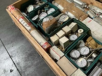Partij elektromotoren en pneumatische onderdelen - afbeelding 10 van  18