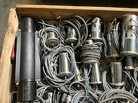 Partij elektromotoren en pneumatische onderdelen - afbeelding 16 van  18