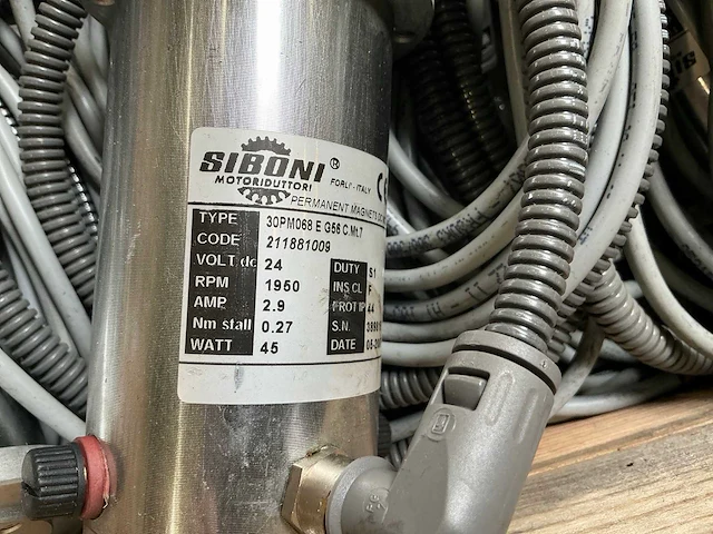 Partij elektromotoren en pneumatische onderdelen - afbeelding 18 van  18