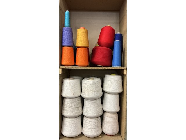 Partij "garen " - afbeelding 1 van  1