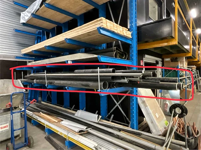 Partij gasbuizen + pvc buizen - afbeelding 1 van  9
