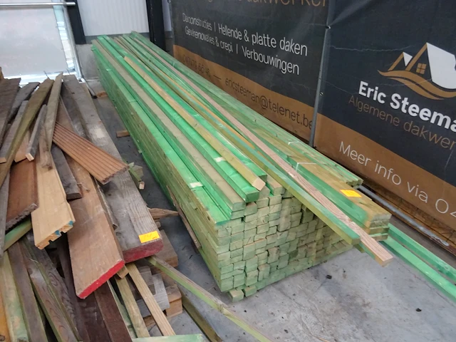 Partij gedrenkte houten latten - afbeelding 4 van  4