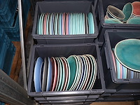 Partij gekleurde borden - afbeelding 2 van  4