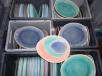 Partij gekleurde borden - afbeelding 4 van  5