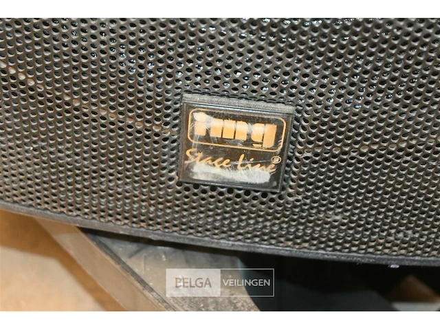 Partij geluid met o.a. mengtafel en speakers - afbeelding 5 van  11