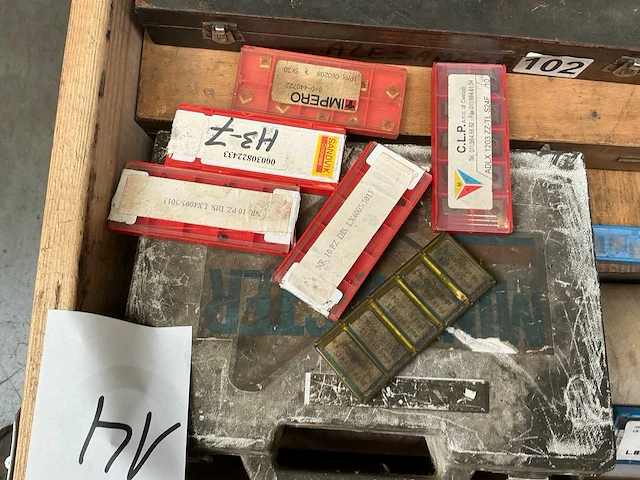 Partij gereedschappen - afbeelding 15 van  17