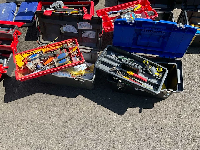Partij gereedschapskoffers ca. 14 stuks , inclusief handgereedschap - afbeelding 7 van  12