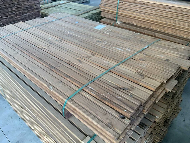 Partij gevelbekleding en vondelplanken - afbeelding 3 van  6