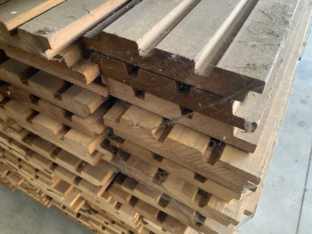 Partij gevelbekleding en vondelplanken - afbeelding 4 van  6