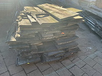 Partij gezaagde boomstamplanken eik - afbeelding 4 van  4