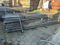 Partij gezaagde boomstamplanken eik - afbeelding 1 van  4