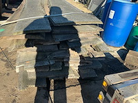 Partij gezaagde boomstamplanken eik - afbeelding 4 van  4