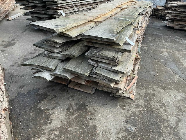 Partij gezaagde boomstamplanken - afbeelding 5 van  5