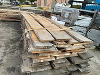 Partij gezaagde boomstamplanken - afbeelding 5 van  5