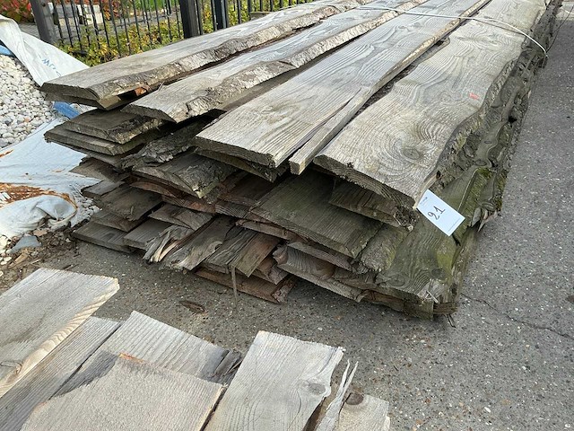 Partij gezaagde boomstamplanken - afbeelding 4 van  4