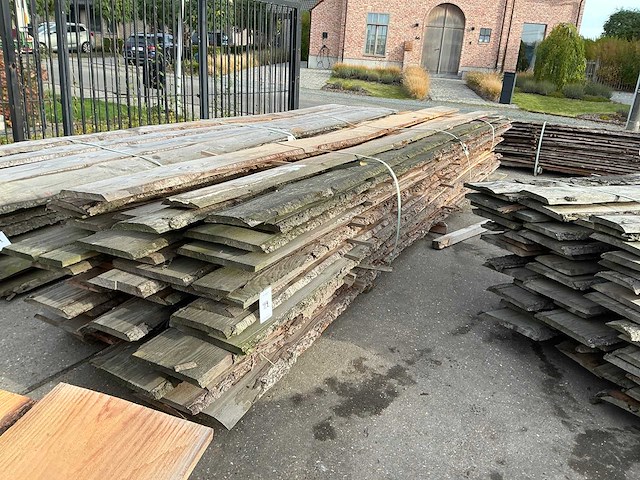 Partij gezaagde boomstamplanken - afbeelding 2 van  4