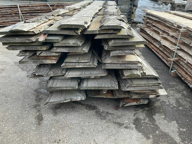 Partij gezaagde boomstamplanken - afbeelding 4 van  4