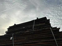 Partij gezaagde boomstamplanken - afbeelding 2 van  2