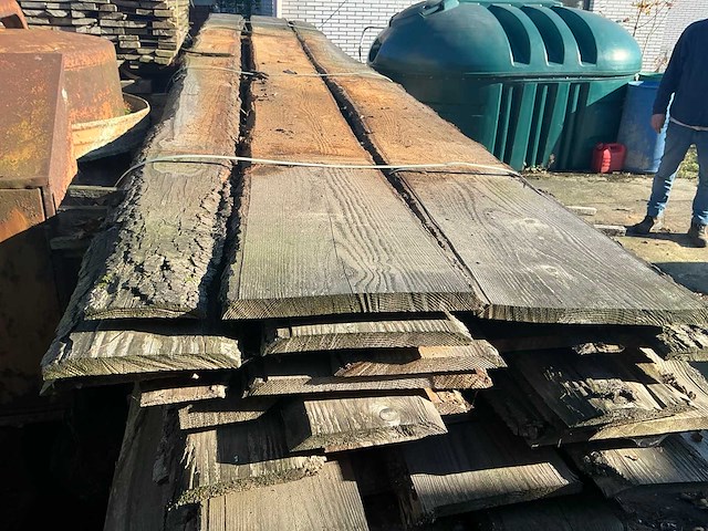 Partij gezaagde boomstamplanken - afbeelding 3 van  5