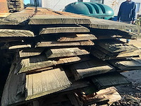 Partij gezaagde boomstamplanken - afbeelding 4 van  5