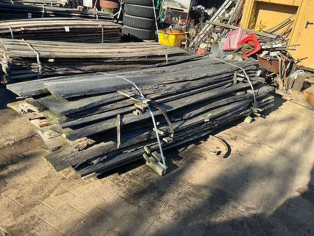 Partij gezaagde eiken planken - afbeelding 2 van  4