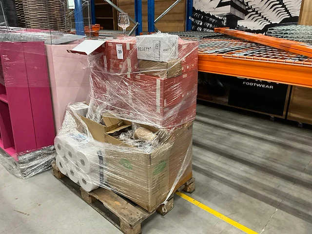 Partij glazen en bekers - afbeelding 1 van  5