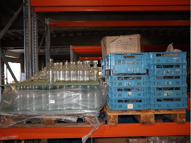 Partij glazen flessen - afbeelding 1 van  4